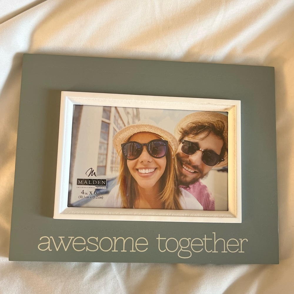 Cute 4X6in picture frame, never used